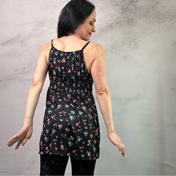 Torrid cute cherry summer top sleeveless - Picture 2 of 4